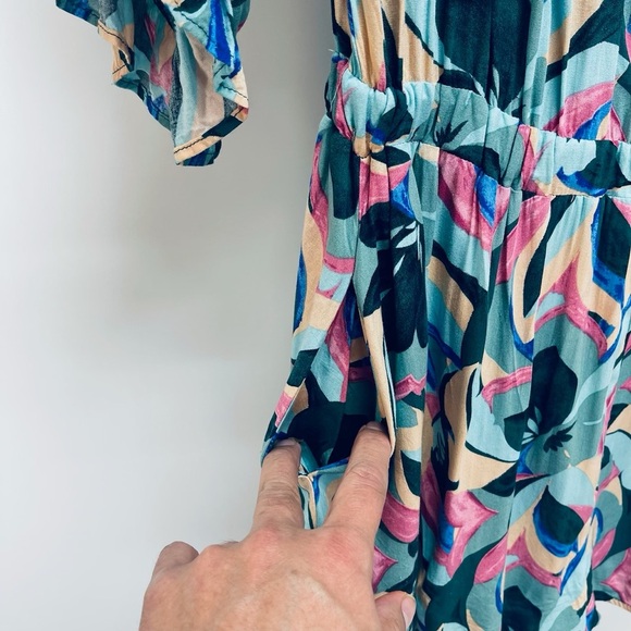 Hailey & Co Women’s Tropical Romper Multicolor  Floral Vacation Outfits Size M - Picture 3 of 8